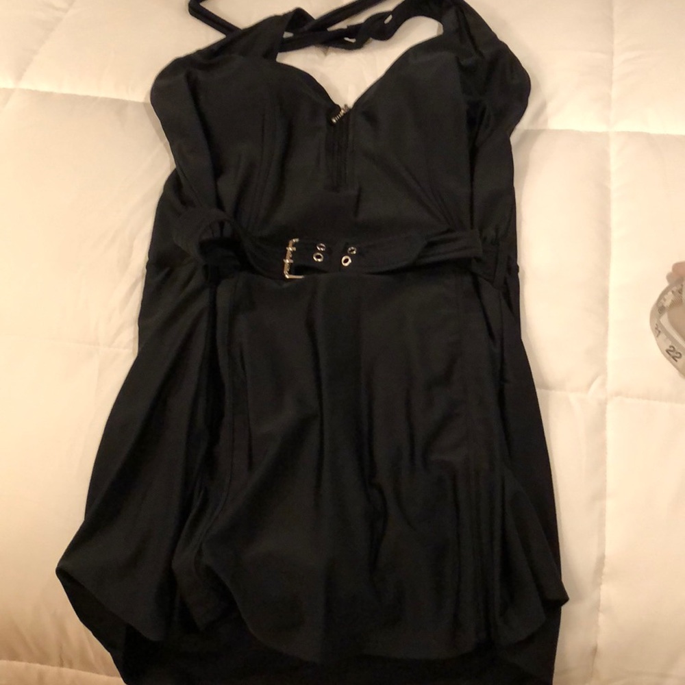 Black one piece bathing suit✨